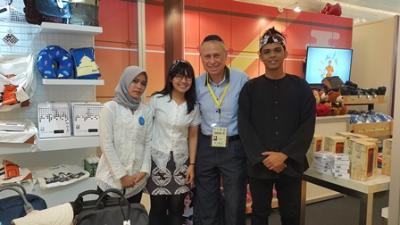 Alumni convenor Les Glassman at the Bandung World Stamp Exhibition, Indonesia, 2017